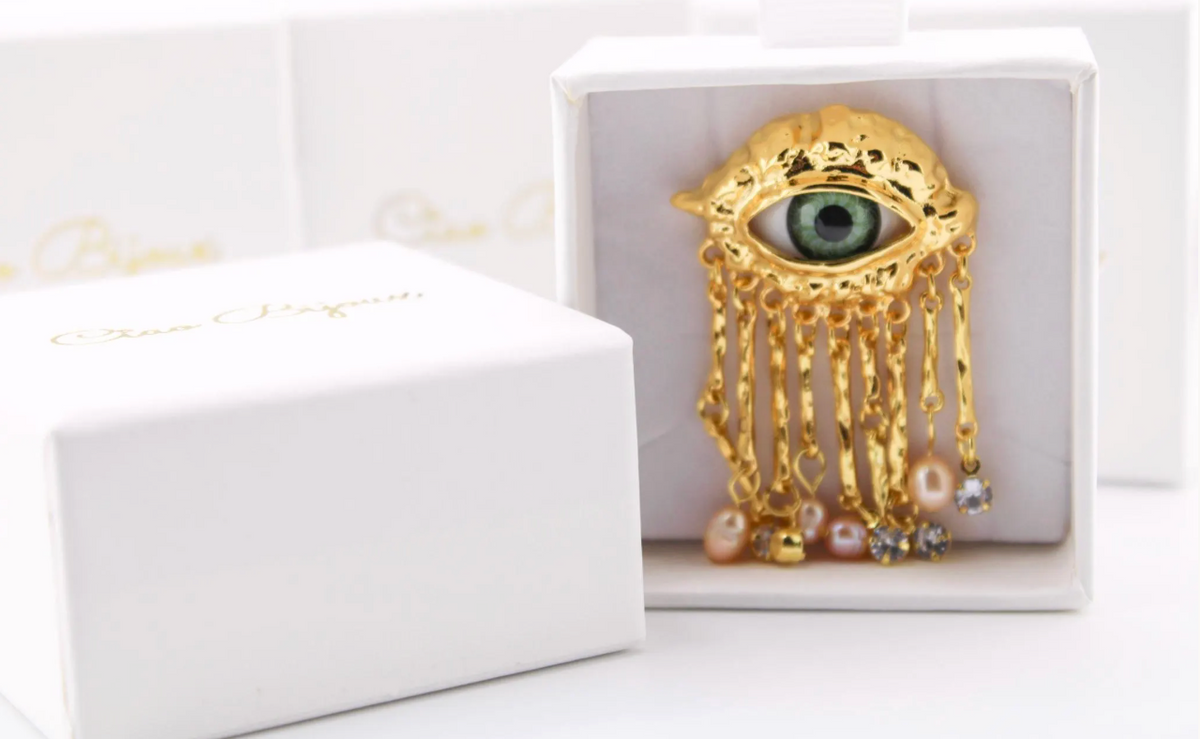 Artistic Eye Brooch with Pearl Tassels