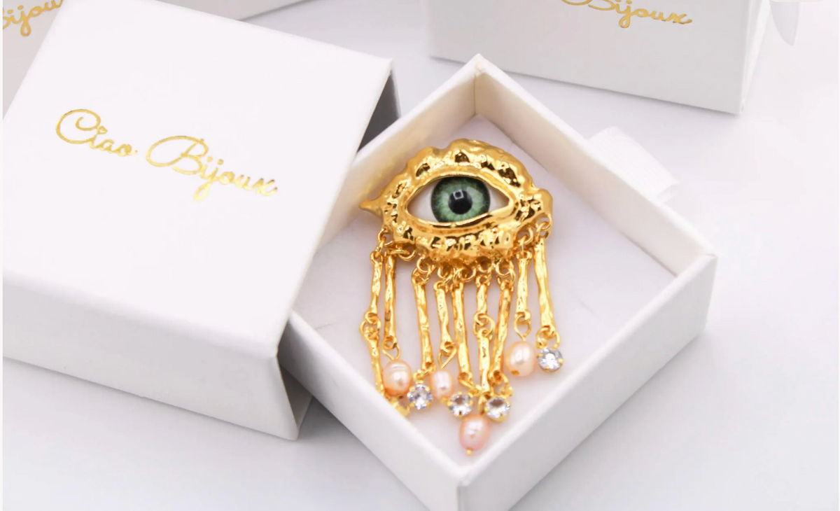 Artistic Eye Brooch with Pearl Tassels