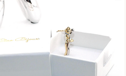 Hugging Couple Necklace: Stainless Steel Eternal Love Pendant