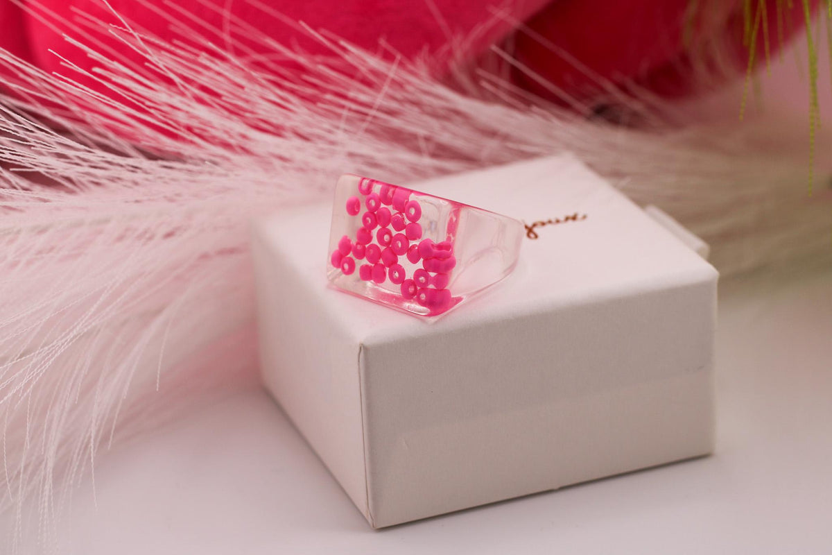 Chunky Acrylic Ring: Colorful Geometric Y2K Statement Jewelry